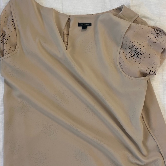 Ann Taylor 12 ruffle blouse, cap sleeves tan and black Office Career - Picture 4 of 9